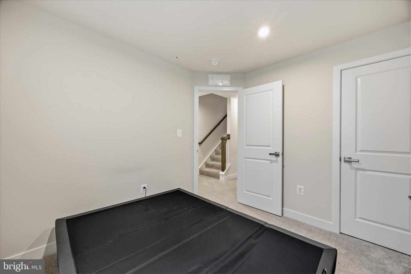 124 Spring Gate Ln Property Photo 37
