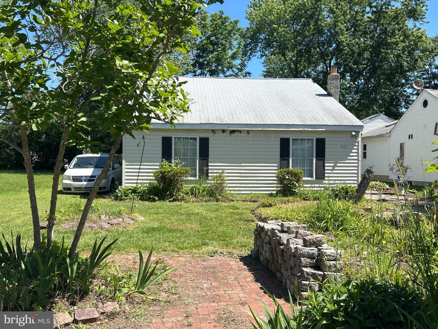 212 Lakeview Ave Property Photo 1