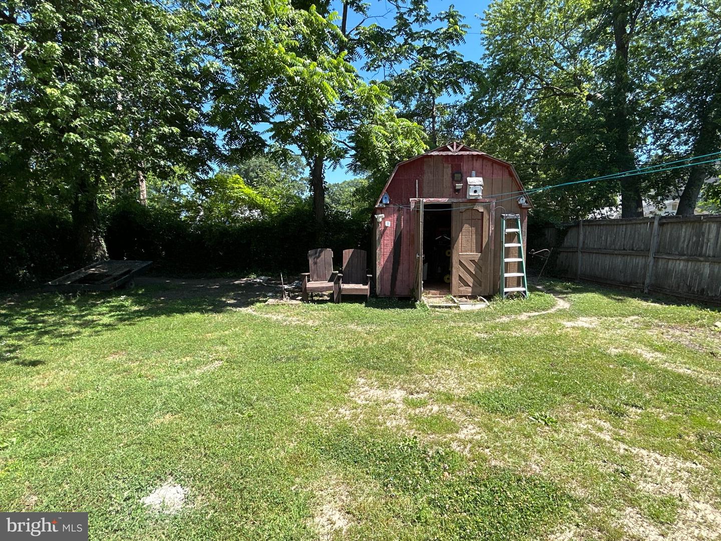 212 Lakeview Ave Property Photo 3