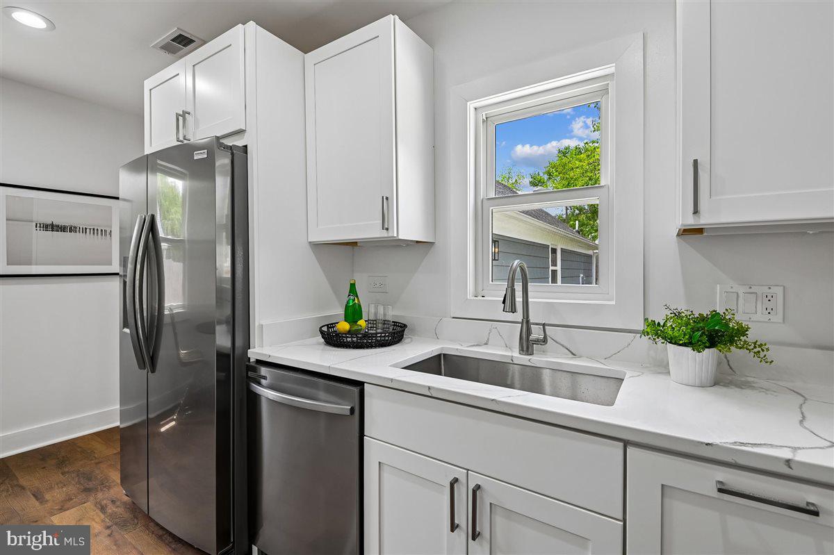 1210 President St Property Photo 4