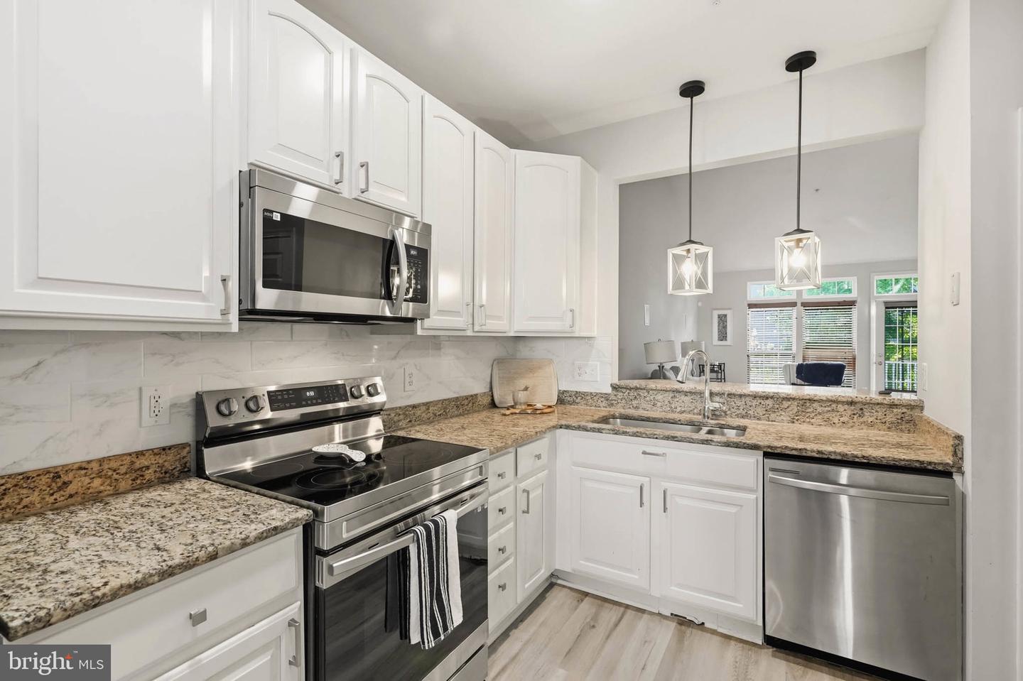 7225 Bocastle Ln Property Photo 9