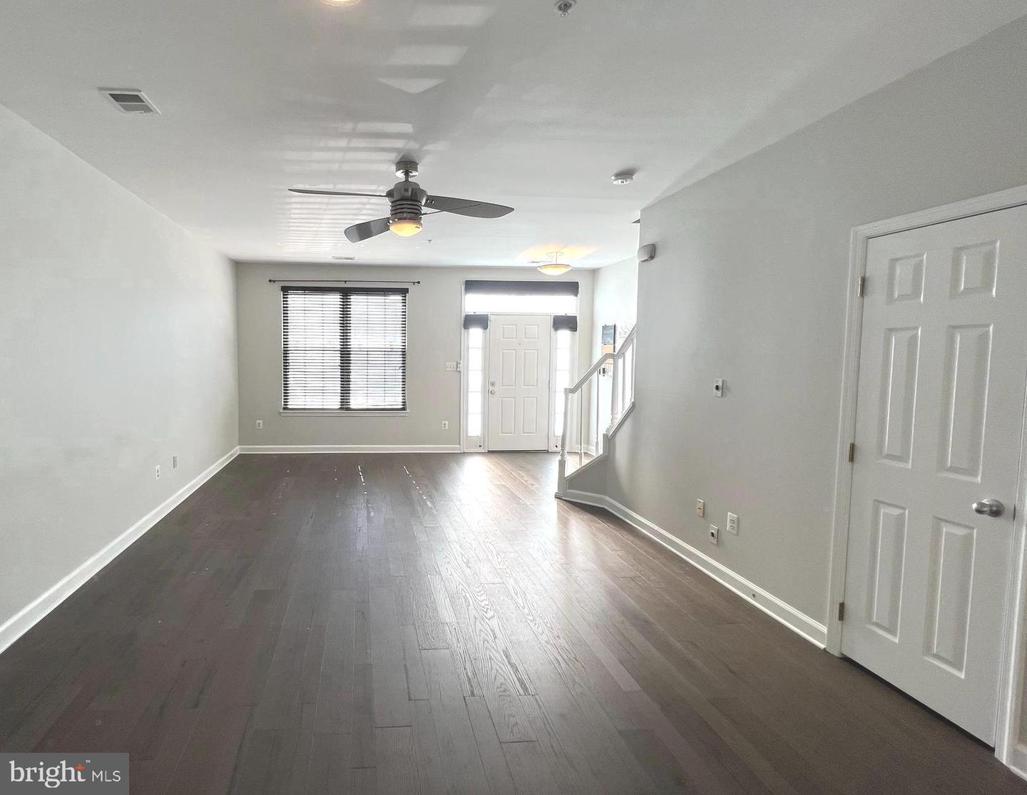 2724 Oak Leaf Ct #c Property Photo 3