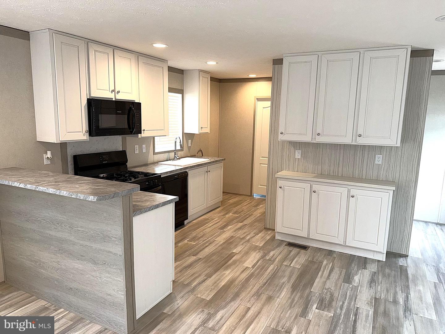 7810 Clark Rd #d54 Property Photo 2