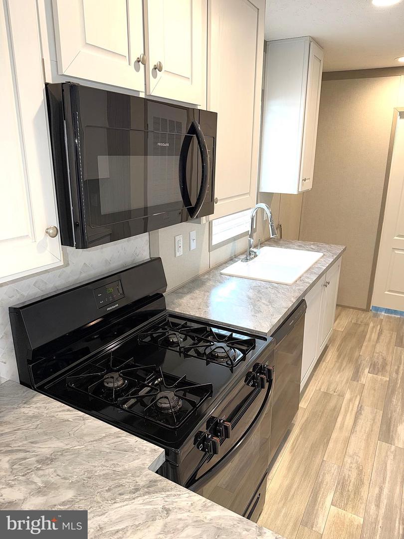 7810 Clark Rd #d54 Property Photo 4
