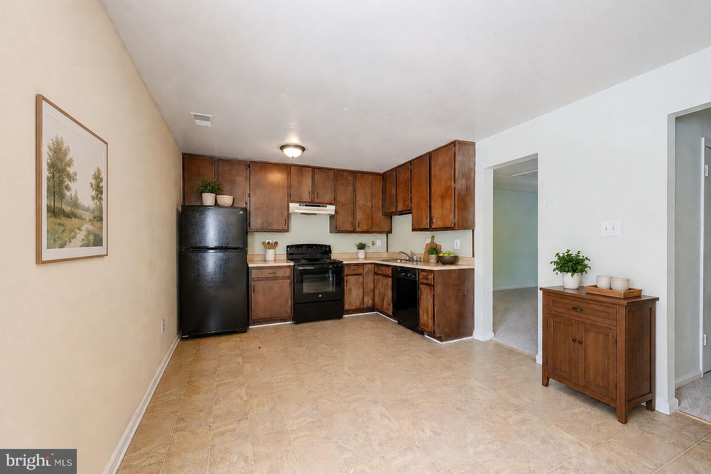 1687 Hart Ct Property Photo 6