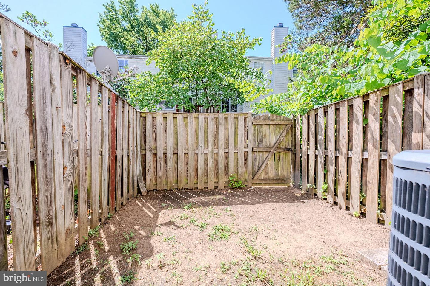 1687 Hart Ct Property Photo 26
