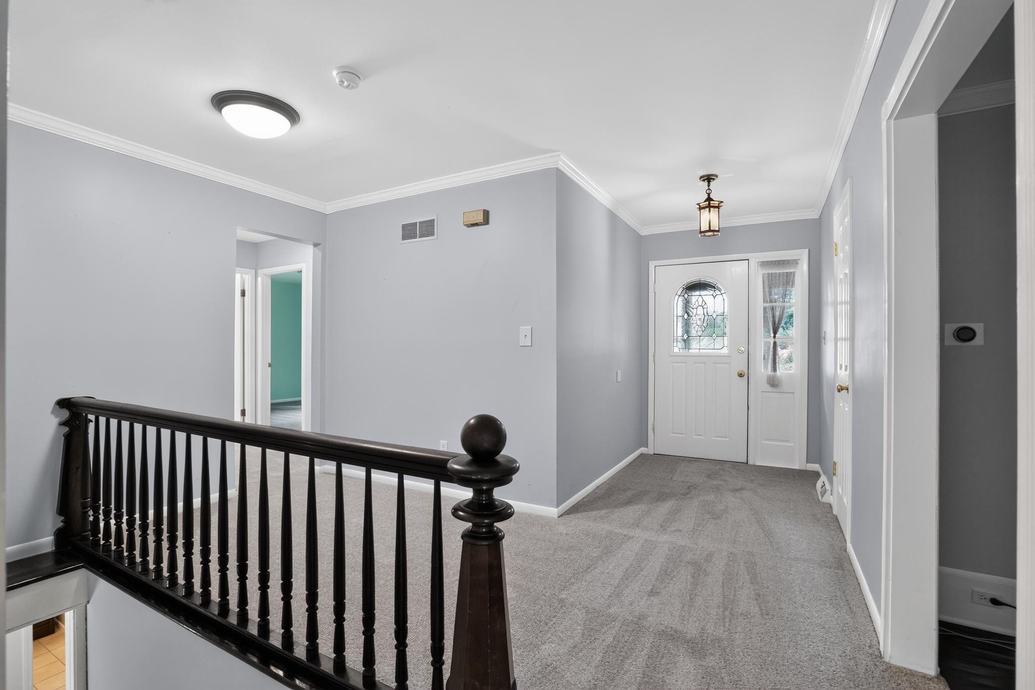 1045 Skyview Dr Property Photo 8
