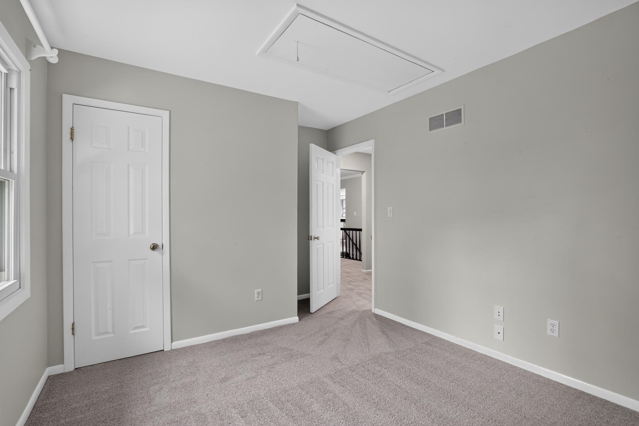 1045 Skyview Dr Property Photo 13