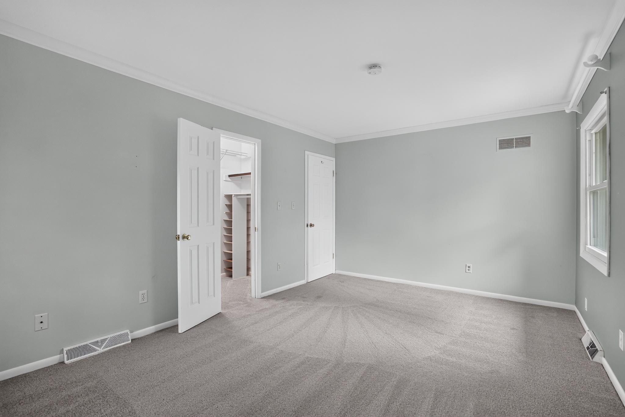 1045 Skyview Dr Property Photo 16