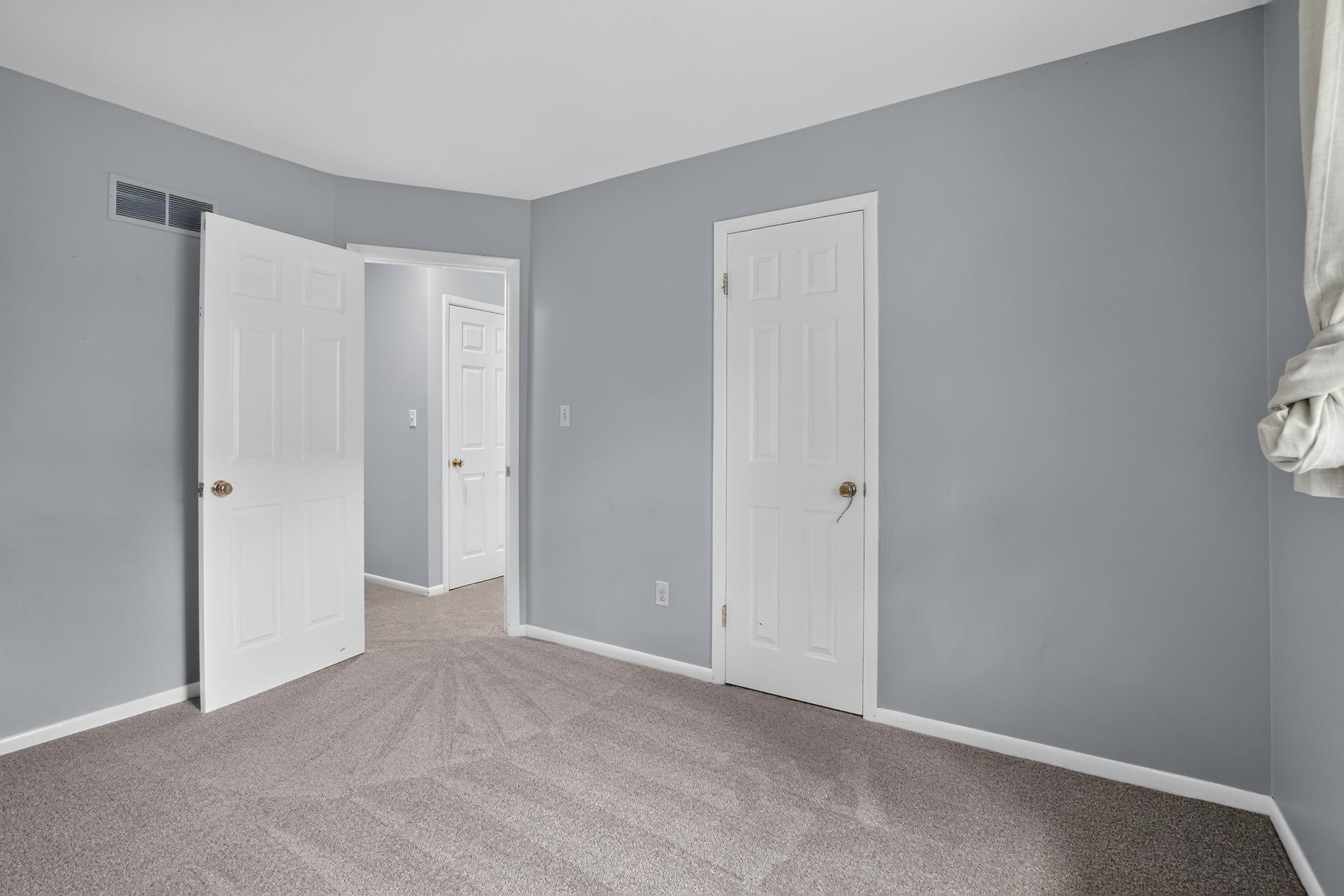 1045 Skyview Dr Property Photo 18
