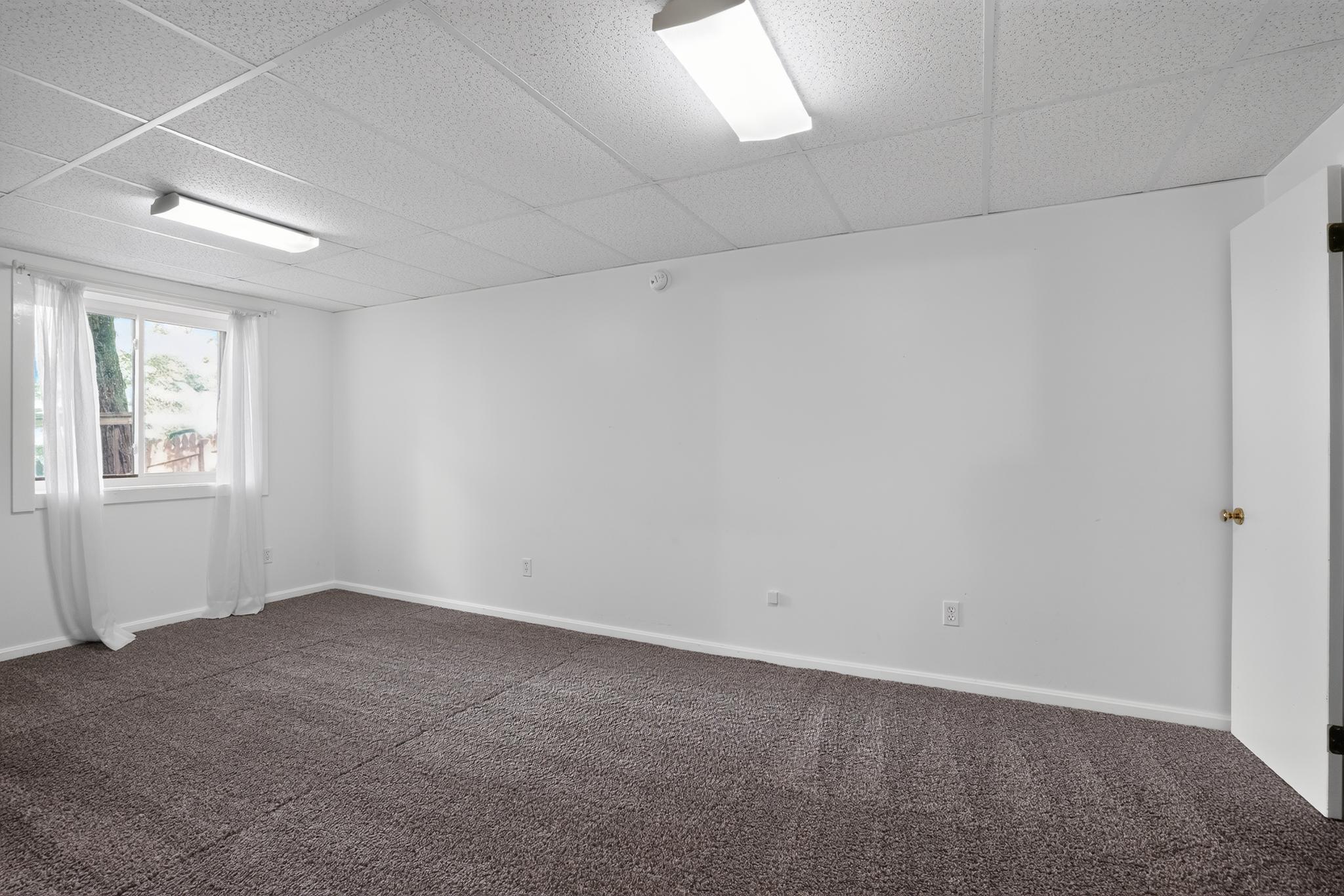1045 Skyview Dr Property Photo 23