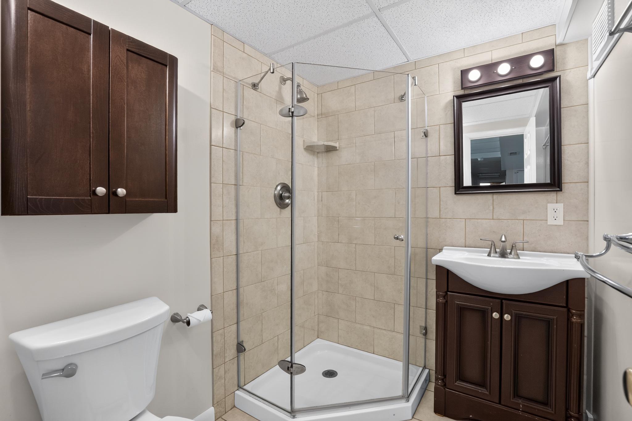 1045 Skyview Dr Property Photo 24