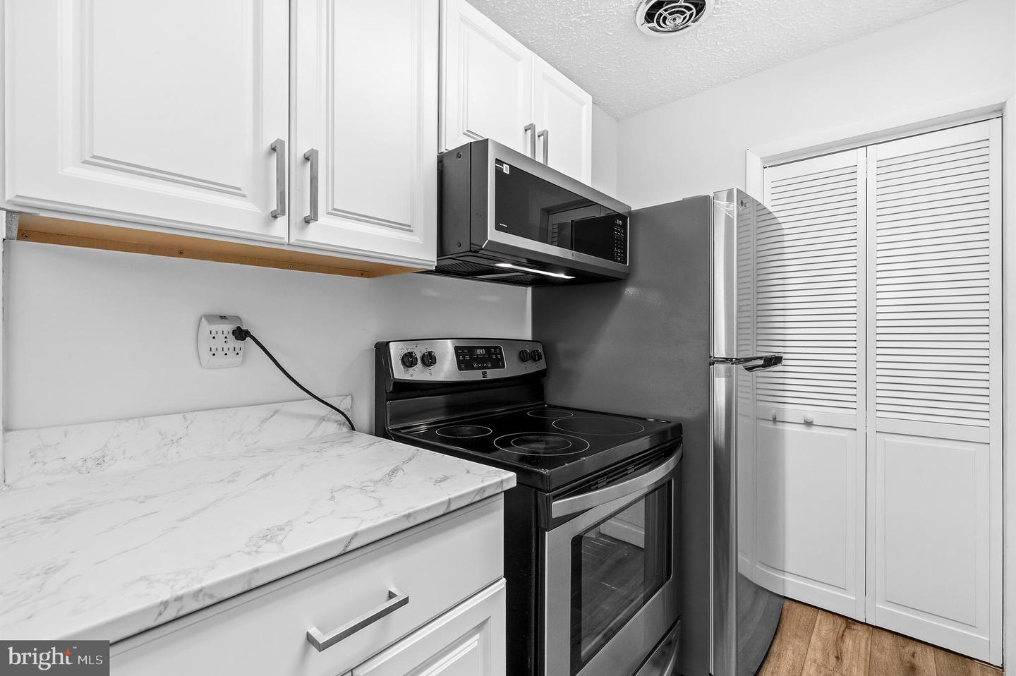 1407 Houghton Rd Property Photo 10