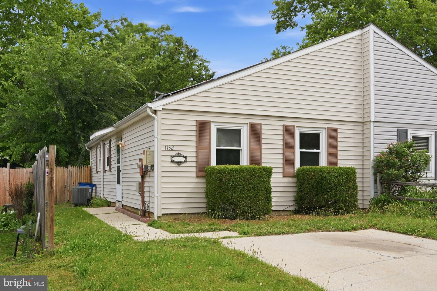 1132 Tyler Ave Property Photo 1