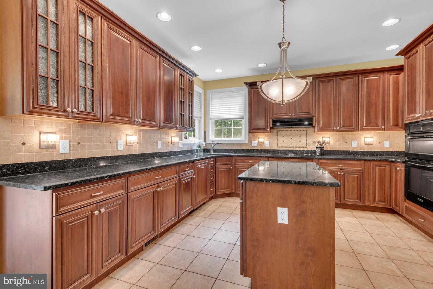 408 Harlem Property Photo 10