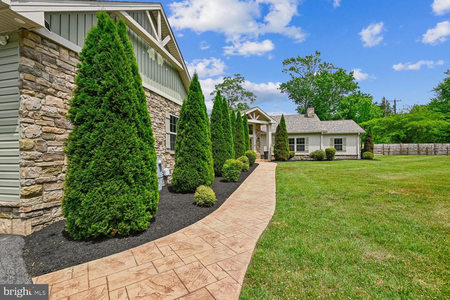 1438 Brewer Neck Rd Property Photo 3