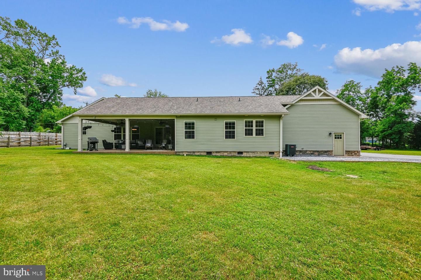 1438 Brewer Neck Rd Property Photo 4