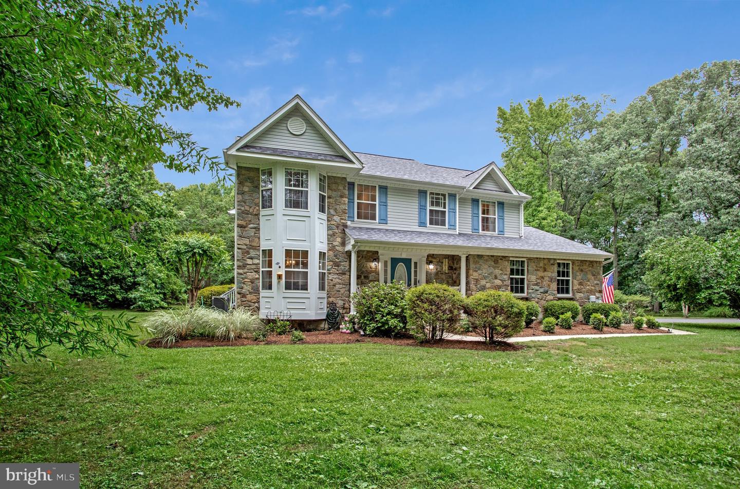 1582 Snug Harbor Rd Property Photo 2