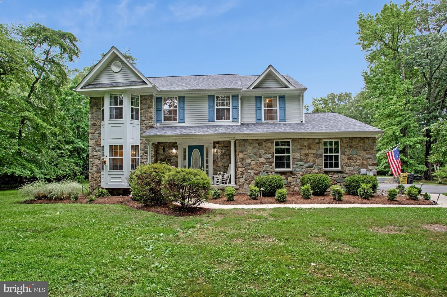 1582 Snug Harbor Rd Property Photo 3