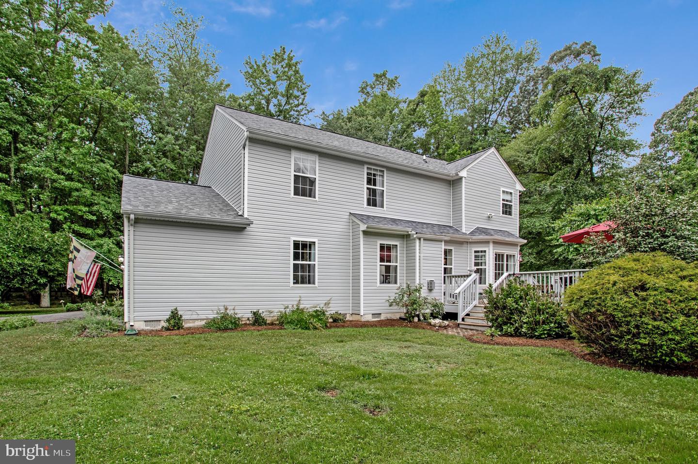 1582 Snug Harbor Rd Property Photo 8