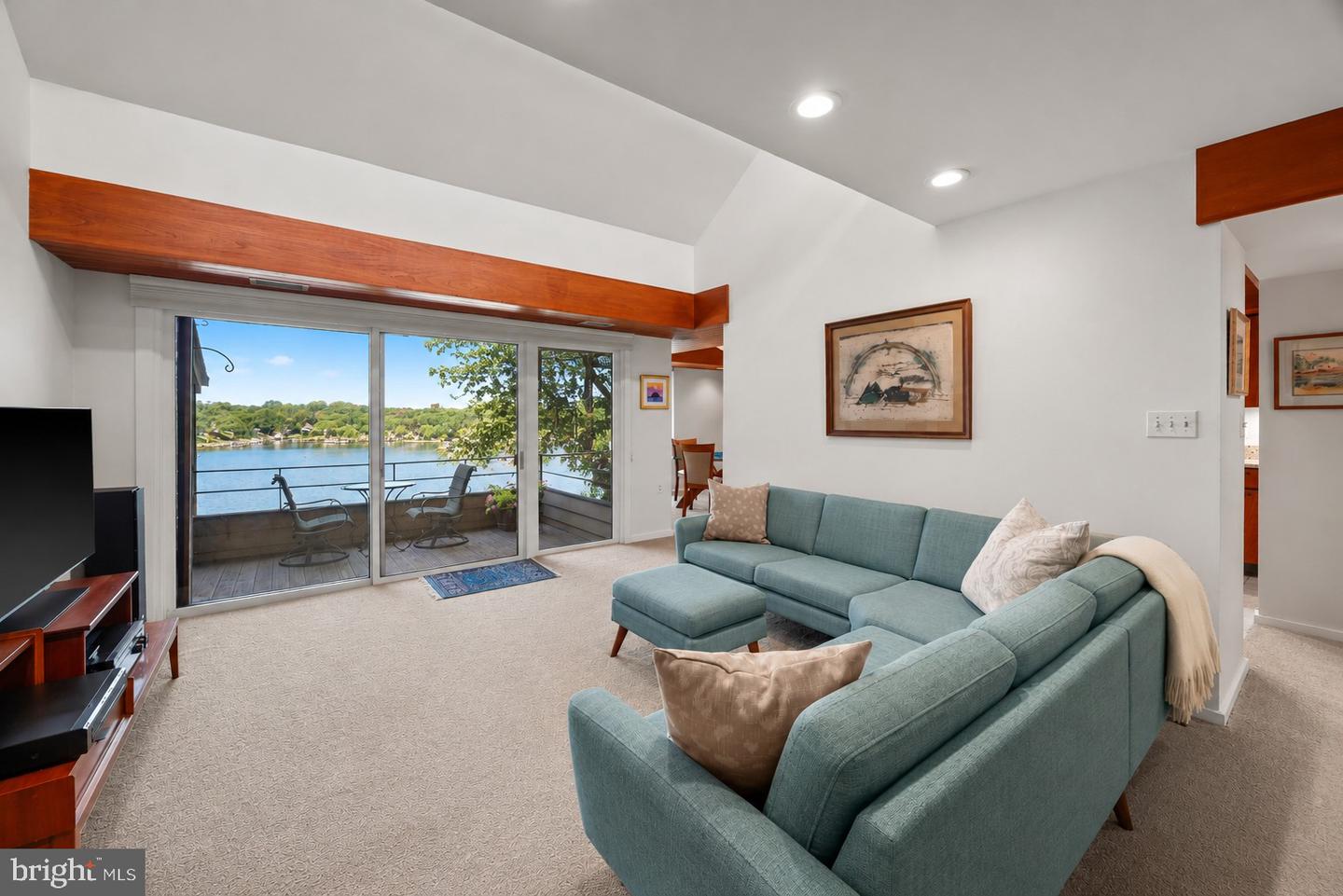 6 President Point Dr #b3 Property Photo 5