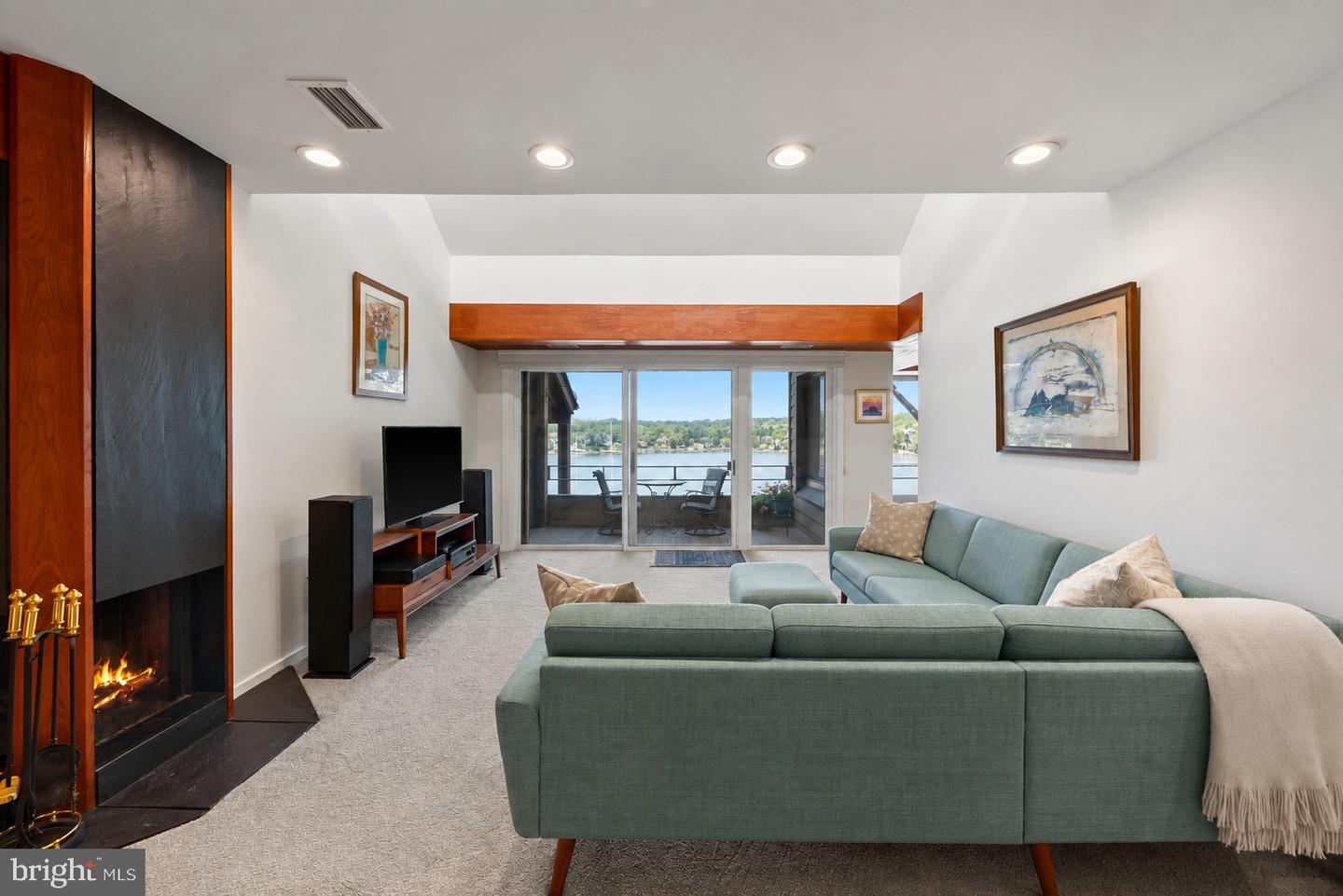 6 President Point Dr #b3 Property Photo 6