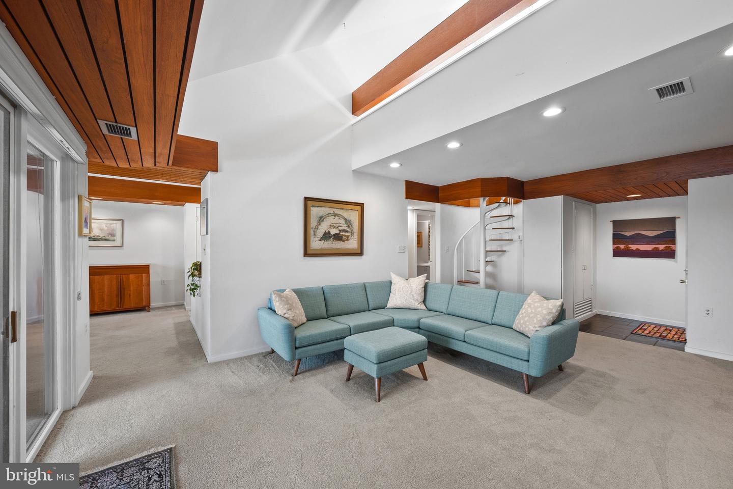 6 President Point Dr #b3 Property Photo 10