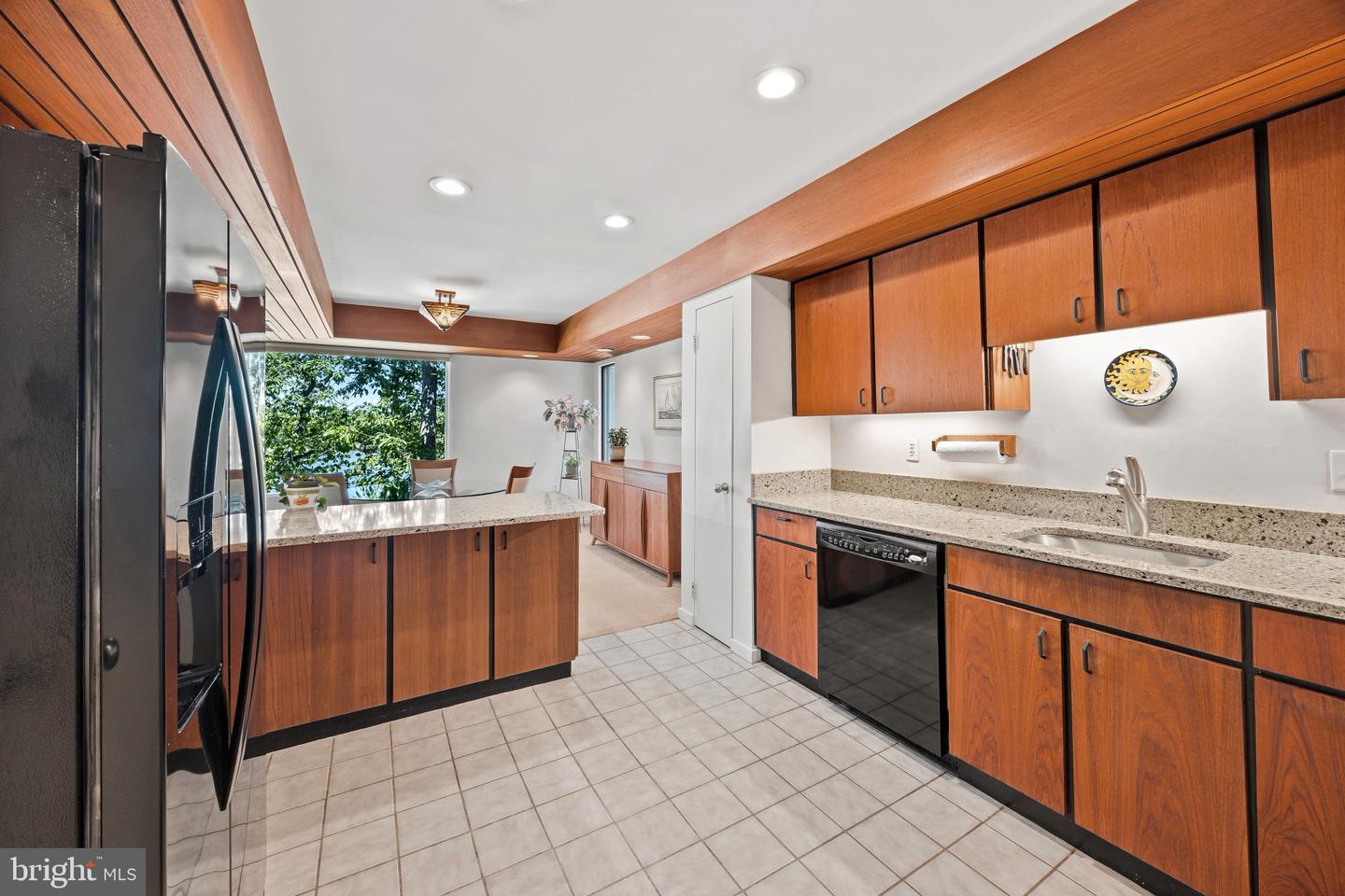 6 President Point Dr #b3 Property Photo 16
