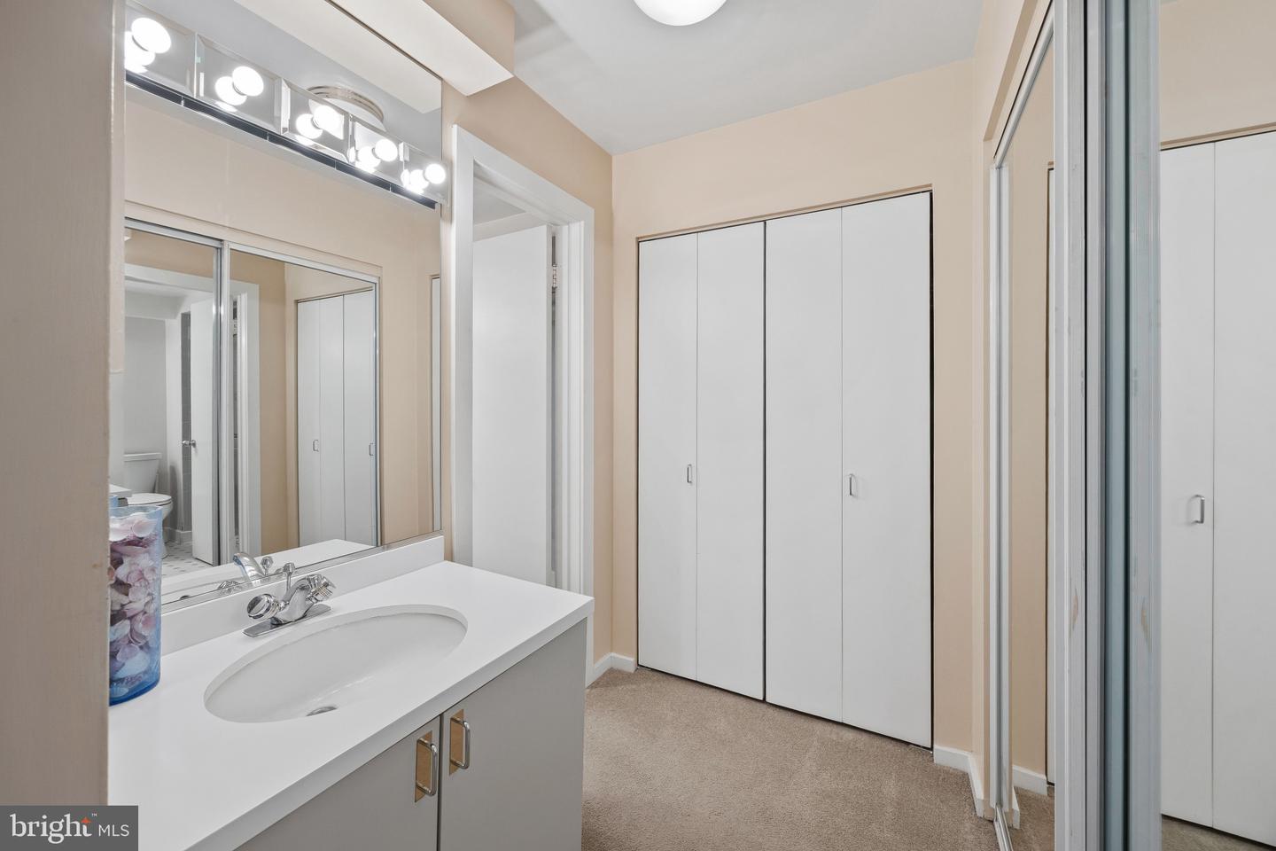 6 President Point Dr #b3 Property Photo 22