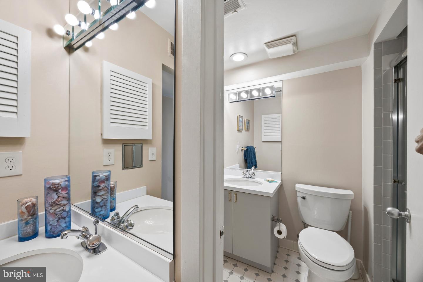 6 President Point Dr #b3 Property Photo 23