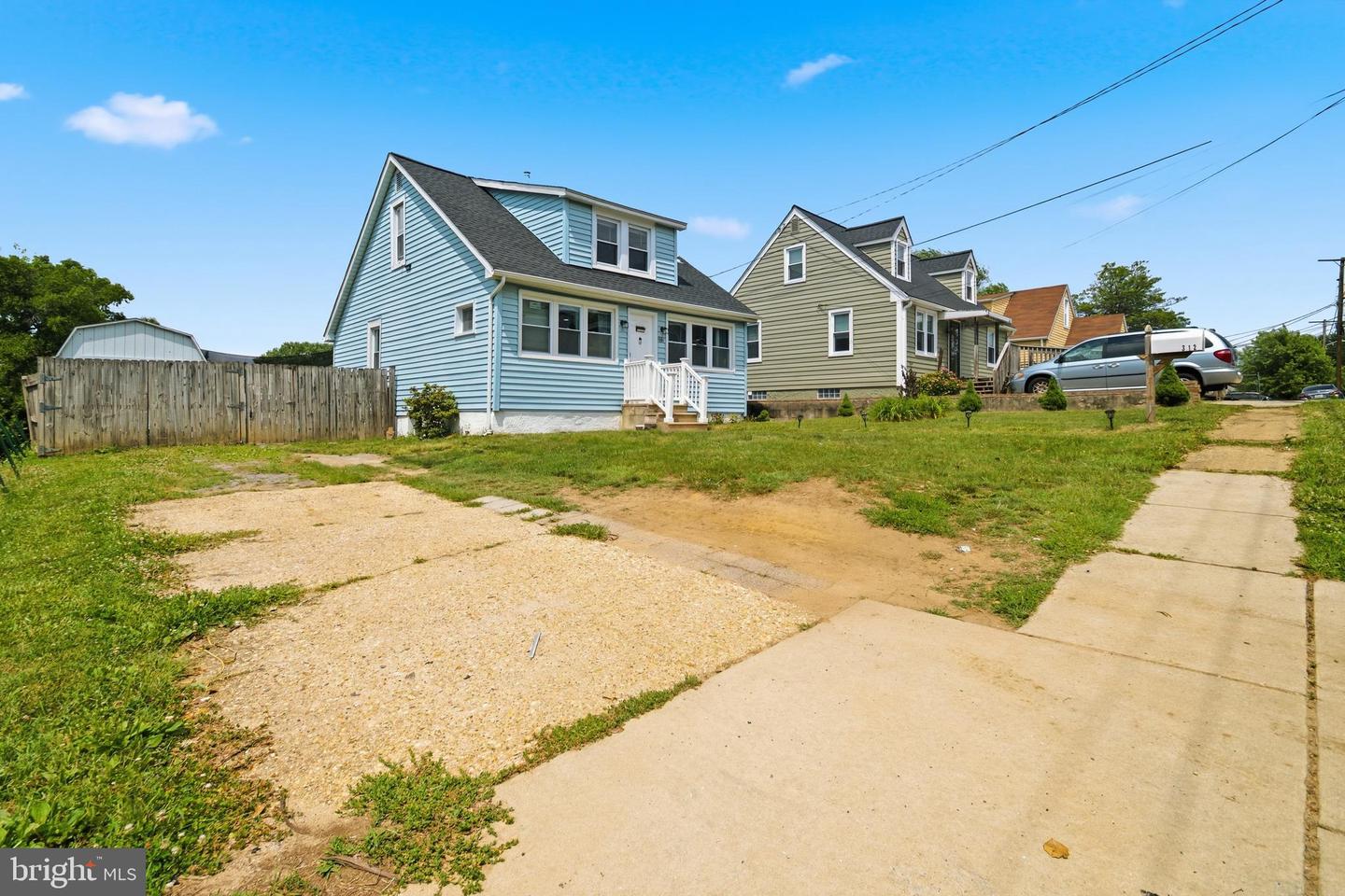 312 Orchard Ave Property Photo 2