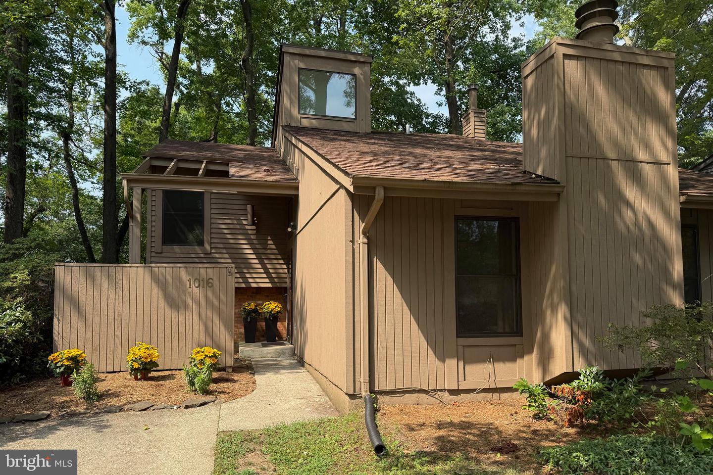 1016 TIMBER CREEK DR