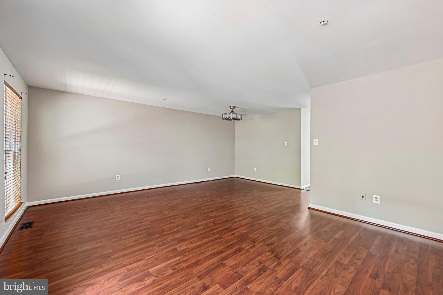 7845 FOXFARM LN Property Photo 1