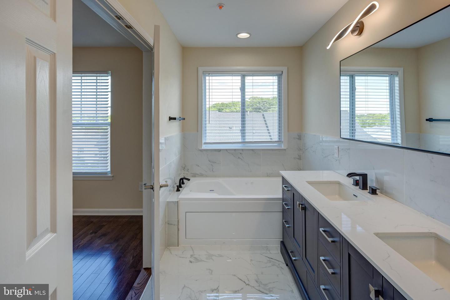7827 Crystal Brook Way Property Photo 32