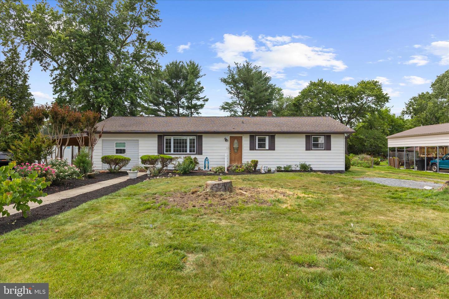 949 Oakdale Cir Property Photo 1