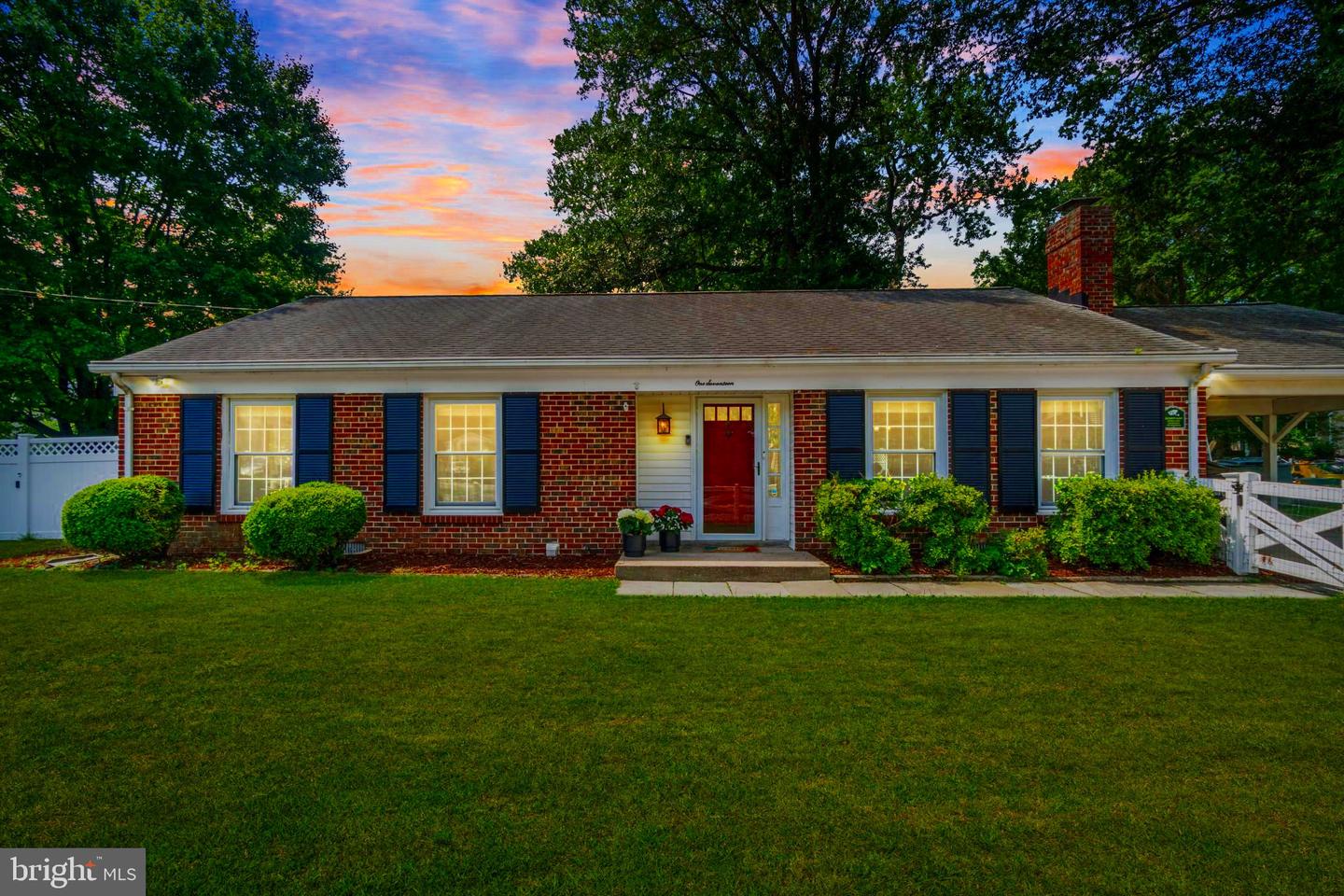 117 OAKWOOD RD Property Photo 1