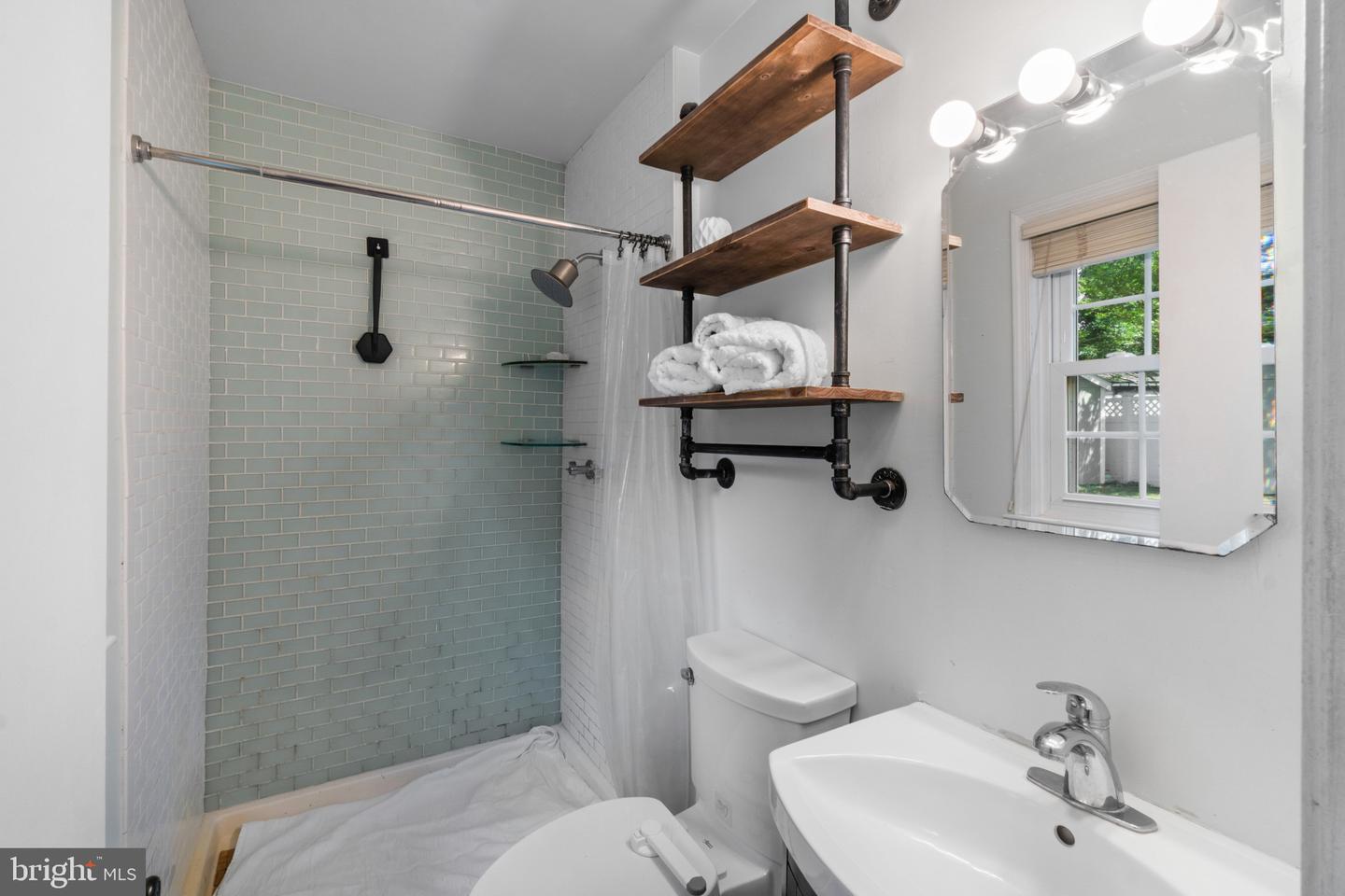 117 Oakwood Rd Property Photo 74