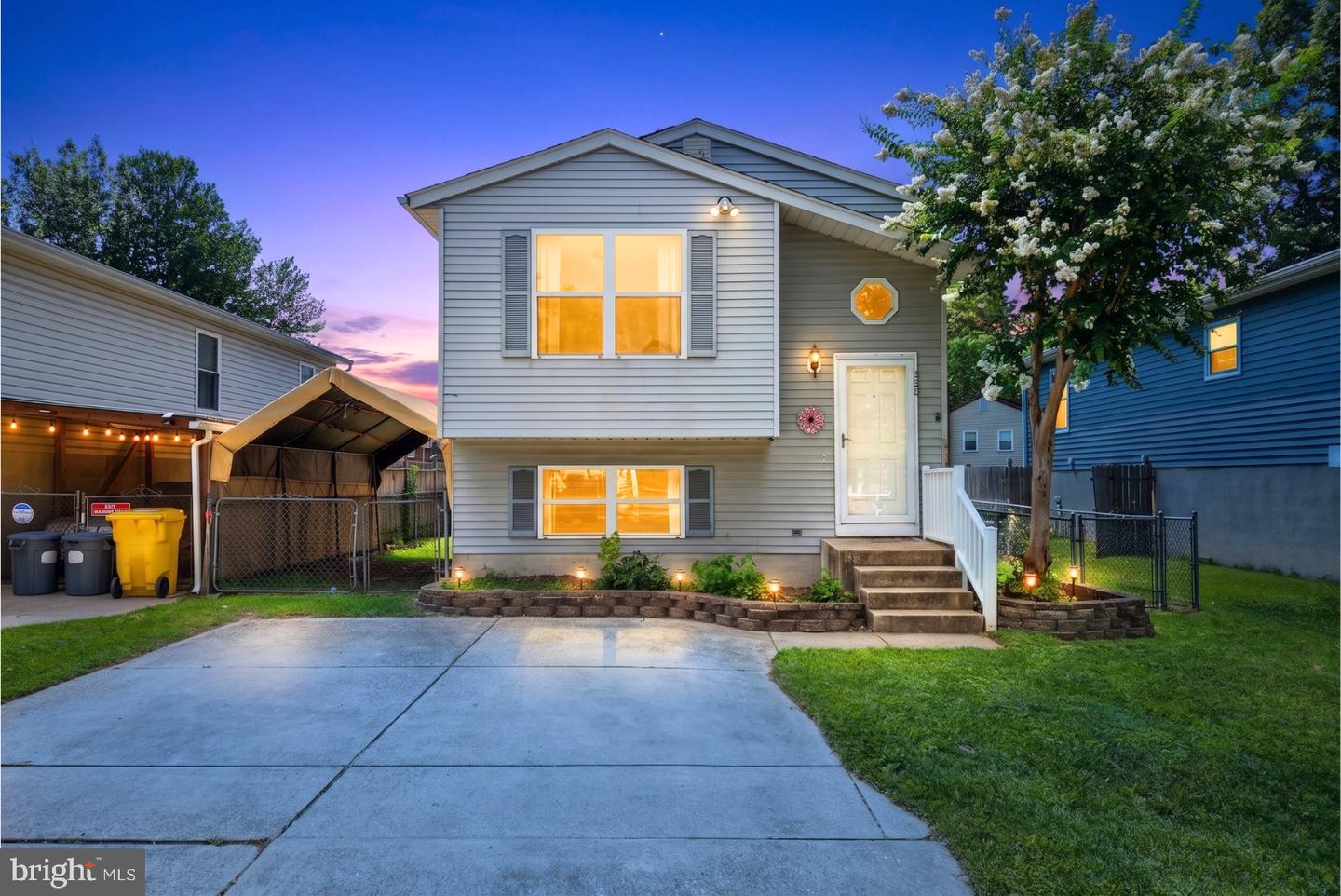 560 ELIZABETH LN