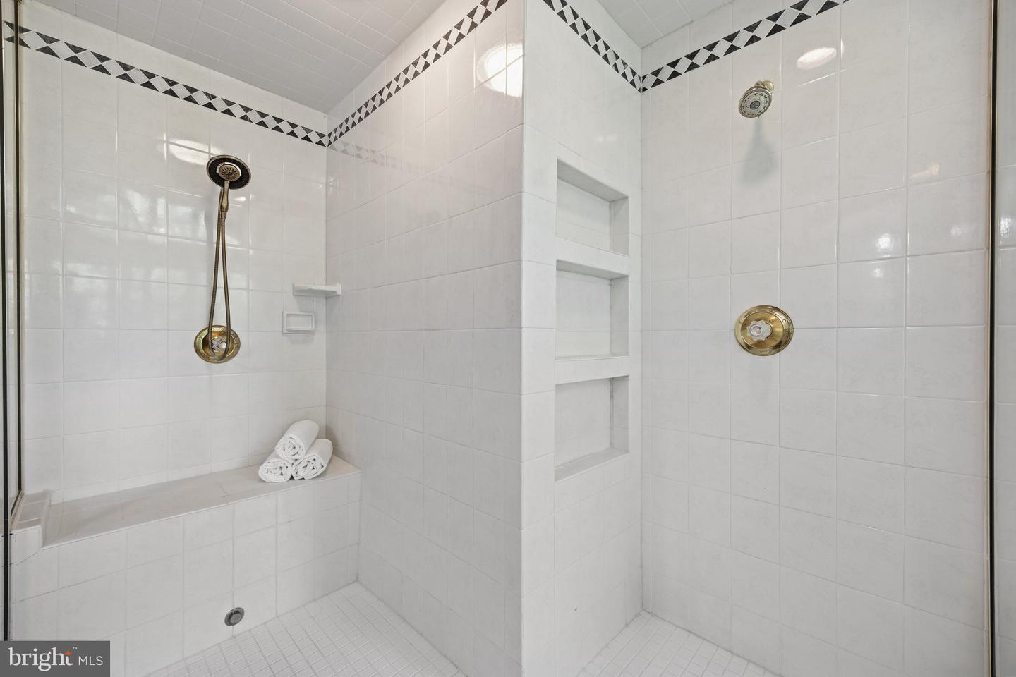 1135 Goldfinch Ln Property Photo 35