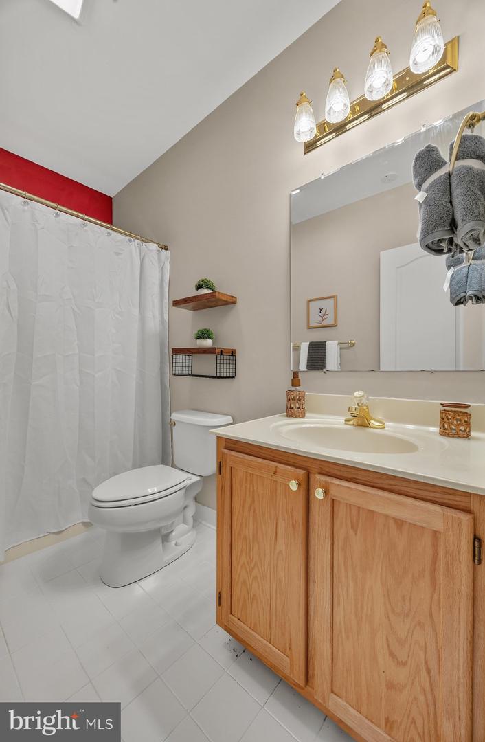 1135 Goldfinch Ln Property Photo 60