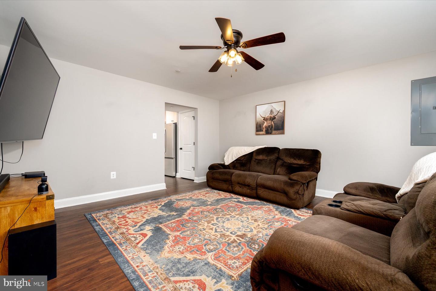 4909 Olive St Property Photo 10