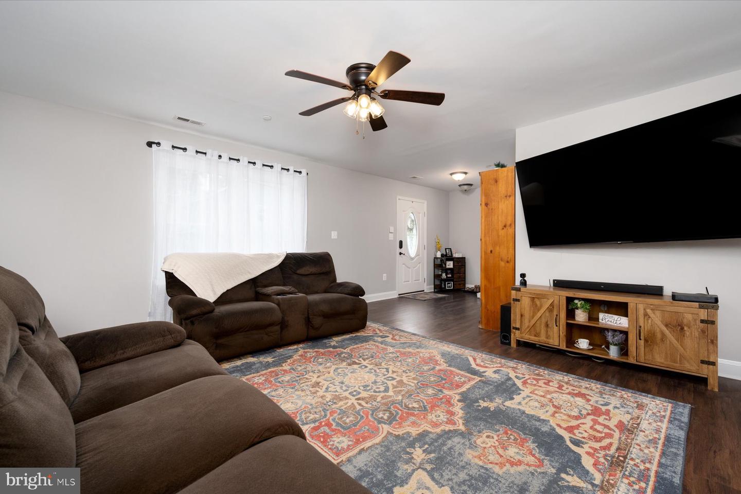 4909 Olive St Property Photo 11
