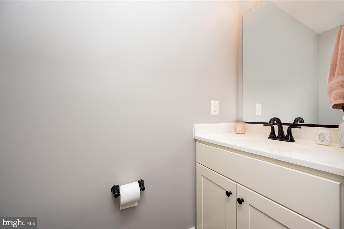 4909 Olive St Property Photo 15