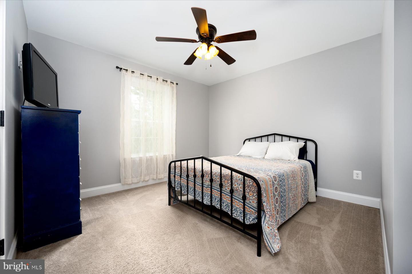 4909 Olive St Property Photo 21