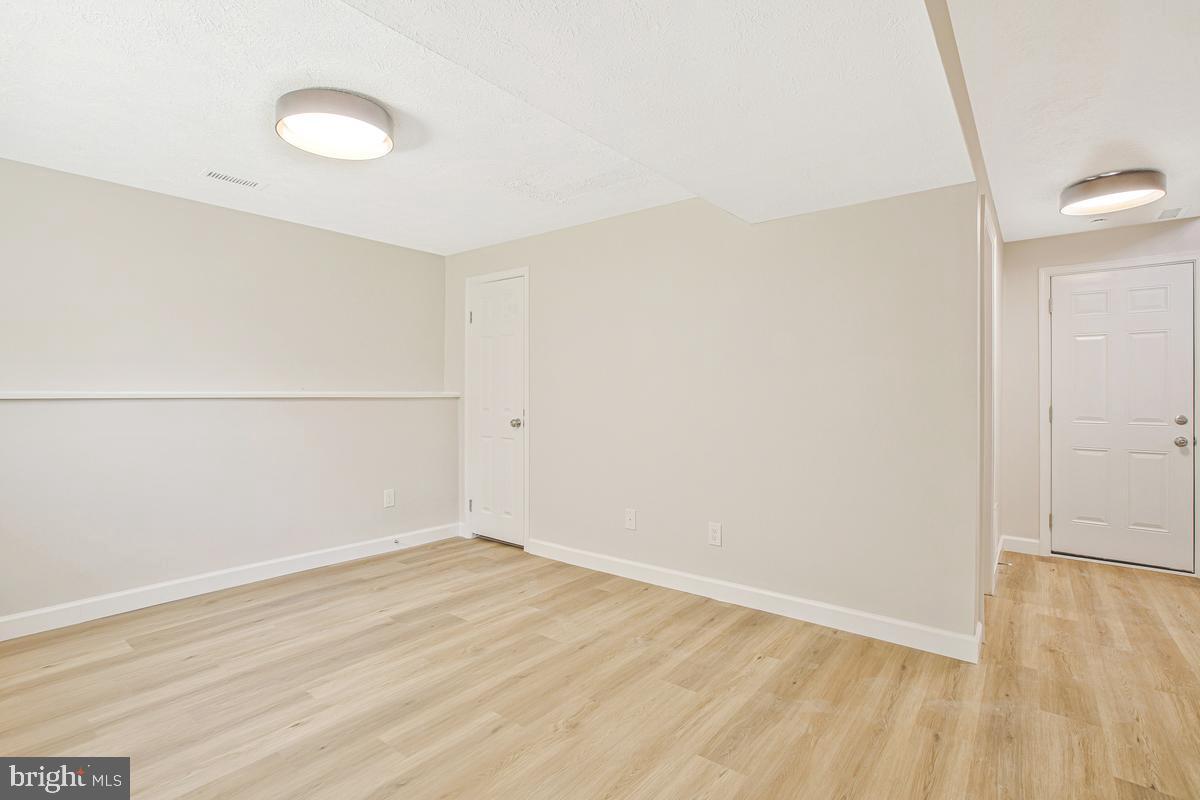1407 Gesna Dr Property Photo 27