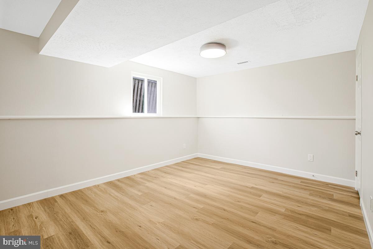 1407 Gesna Dr Property Photo 29