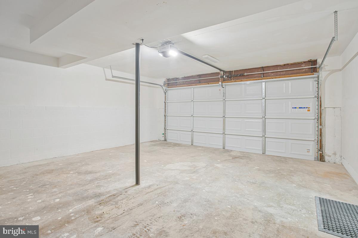 1407 Gesna Dr Property Photo 37