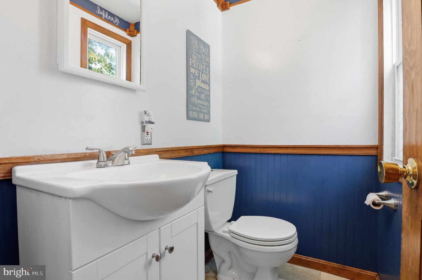 678 209th Property Photo 17