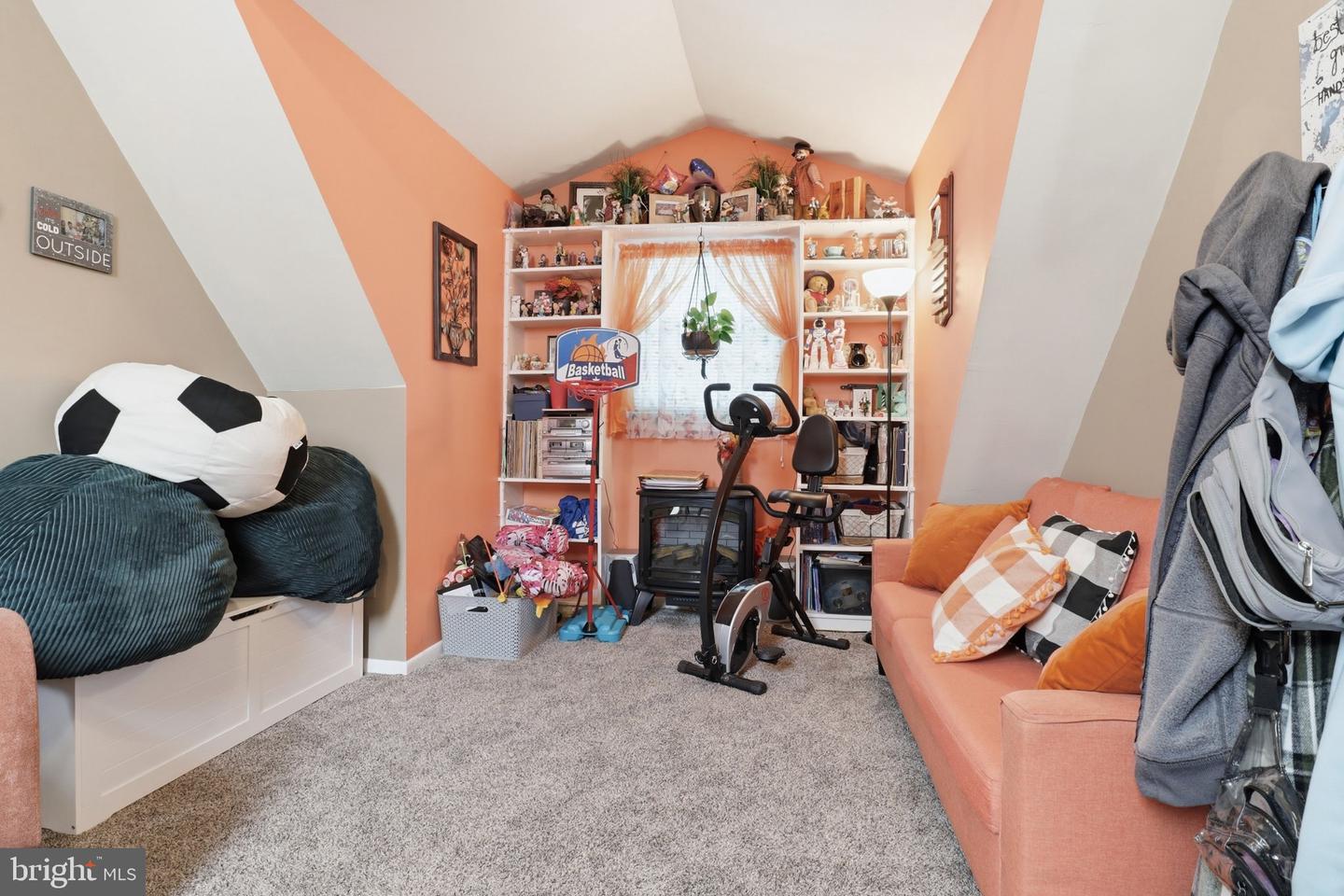 678 209th Property Photo 32