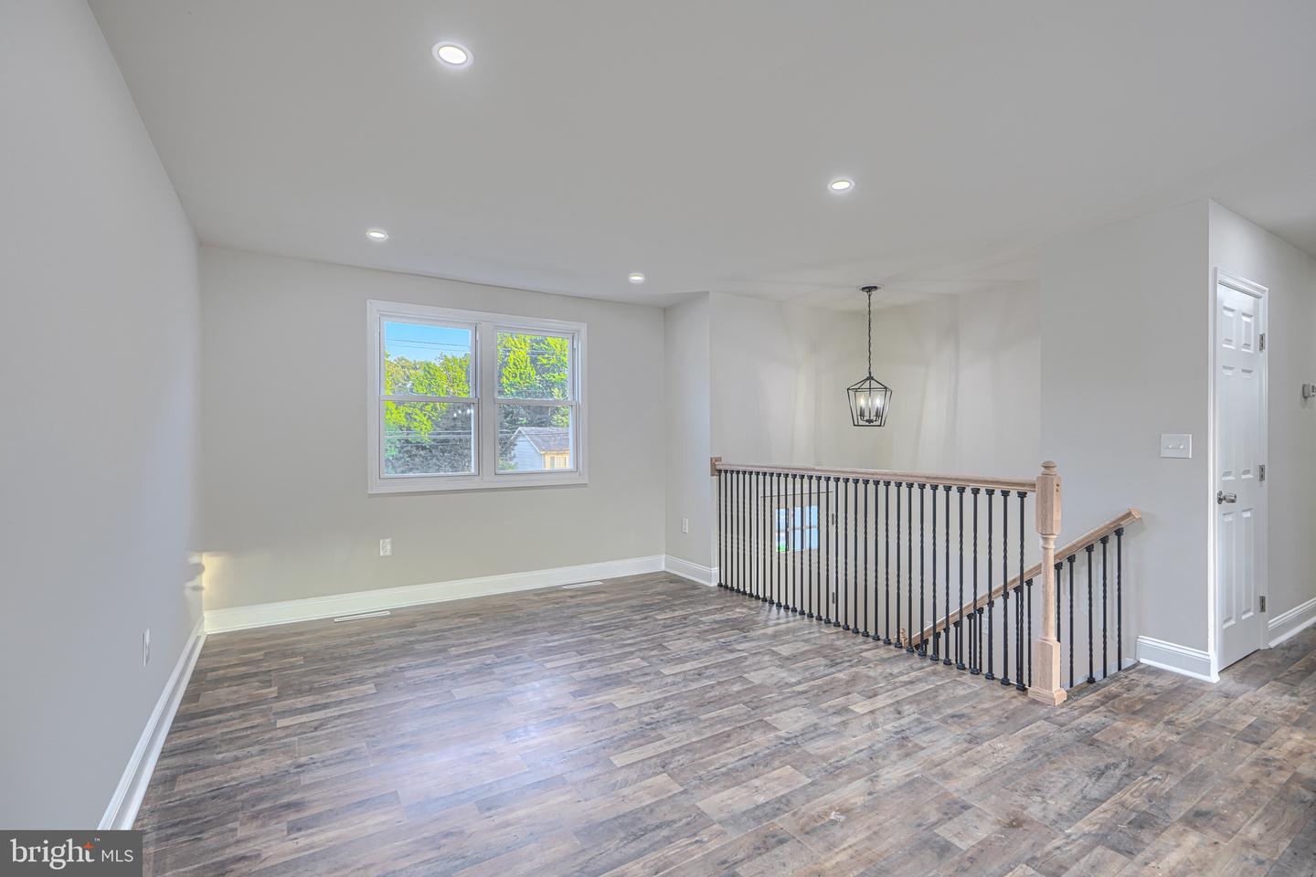 7518 Harmans Rd Property Photo 5